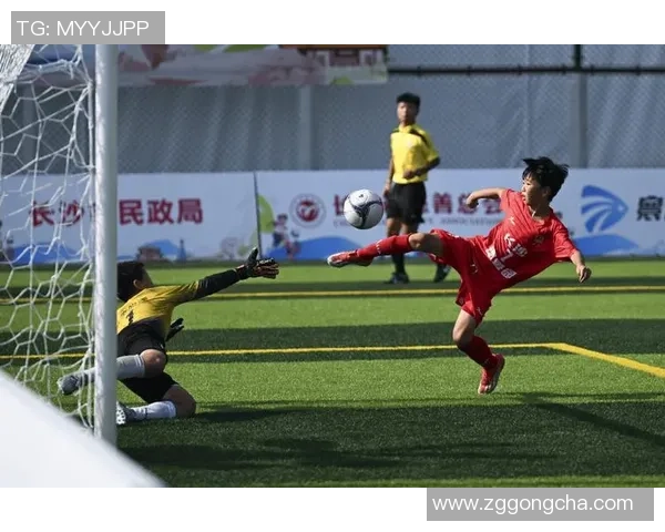 身高170以下的足球明星们如何在绿茵场上展现非凡才华与魅力 身高170以下的足球明星们如何在绿茵场上展现非凡才华与魅力