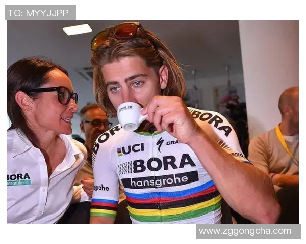 世界顶级足球明星的健身秘诀与训练方法揭秘 世界顶级足球明星的健身秘诀与训练方法揭秘