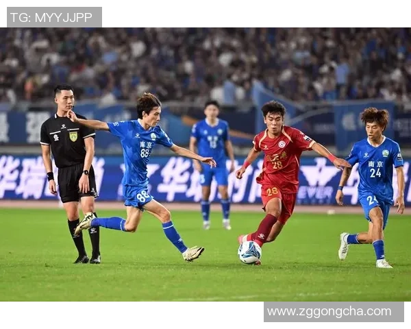 南京足球队总决赛表现分析：意识与战术的完美结合与不足之处