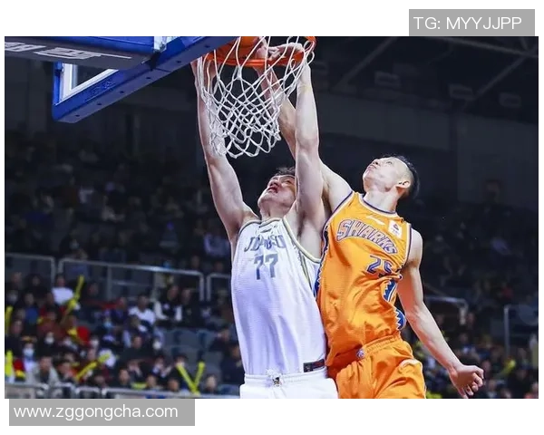 重庆篮球队以92分领跑世锦赛积分榜展现强大实力