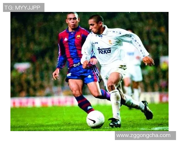 足球明星与传奇队员的辉煌对决与传承之路探讨 足球明星与传奇队员的辉煌对决与传承之路探讨